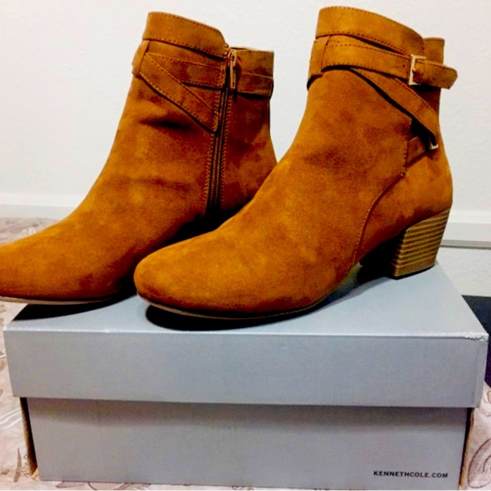 Kenneth Cole Reaction boots size 8.5 Women